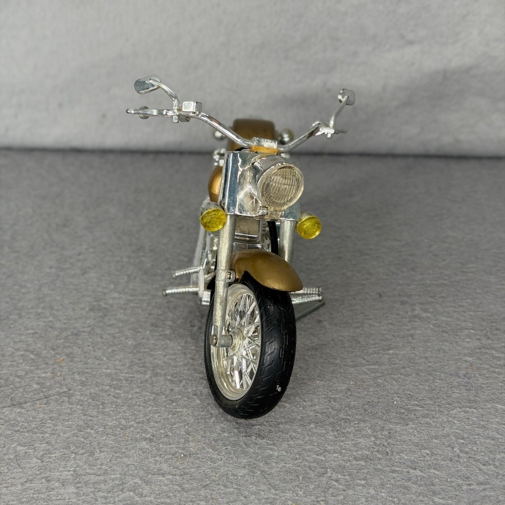 Wolverine X-Men Classics Pre-Marvel Legends Motorcycle XWC X-Treme Wild Chopper - Picture 8 of 10
